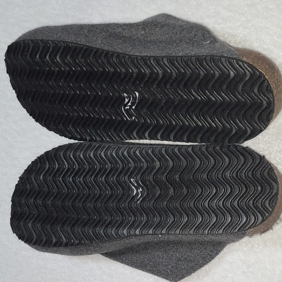 Steve Madden Gray Mules Slippers Minimalist Size 11 Men's - Picture 3 of 6